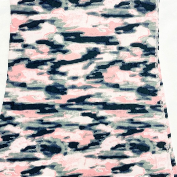 Lululemon Racerback Pink & Grey Camo Tank Top Size 4 - Picture 2 of 6